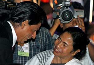Shahrukh Khan and mamta banerjee