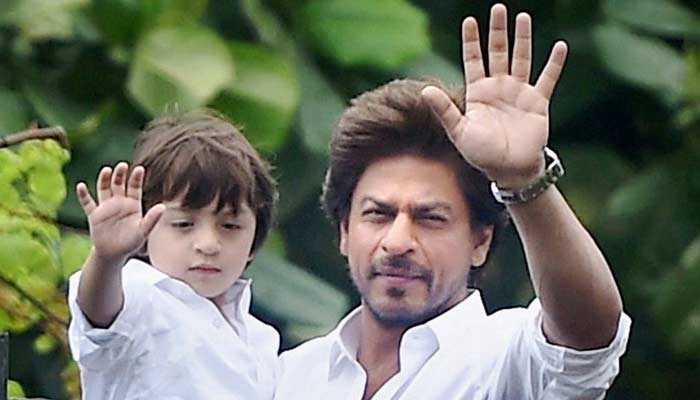 SRK goes skiing with champion AbRam