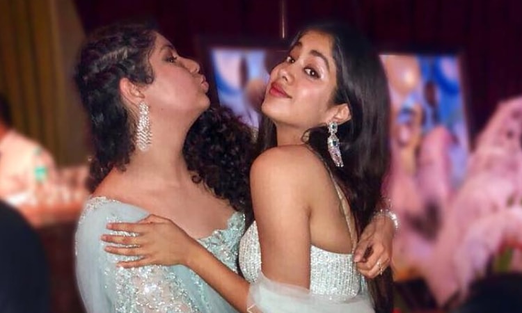 janhvi gets a birthday surprise from sister anshula