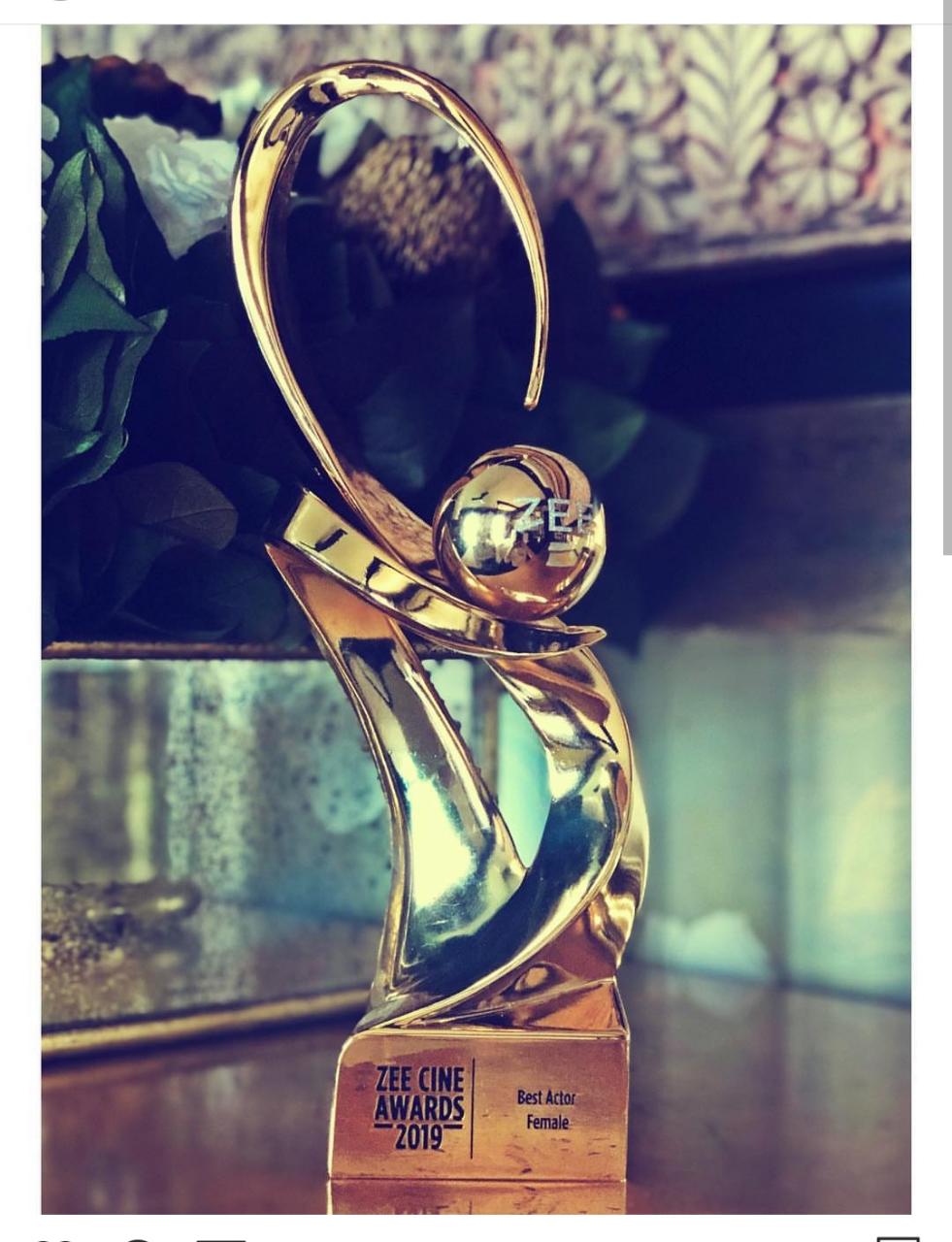deepika wins big at zee cine awards