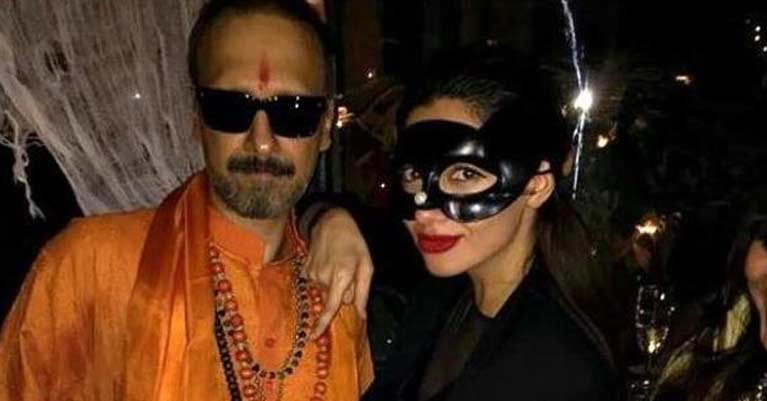 mahira khan apologises for Halloween photo