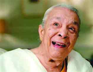 Veteran actress zohra sehgal dies at 102