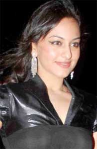 Sonakshi Sinha, ready to debut with <a href=