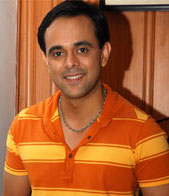 <b>...</b> known actor to be seen in an episode of Lapataganj is <b>Sumeet Raghavan</b>. - 6DF_sumeet