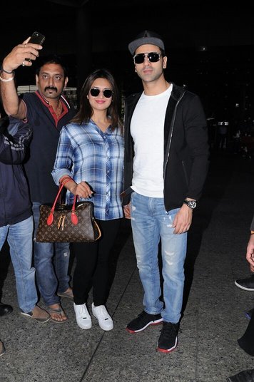 Stylebuzz: Yeh Hai Mohabbatein Cast Makes A Stylish Splash At The Airport
