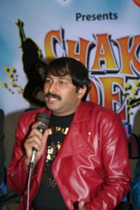 Roshni Chopra and Manoj Tiwari to host Chak De Bachche