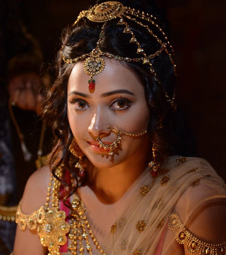 Prerna Sharma FC - #ChandraNandini is the first biggest project of Prerna  Sharma's carrier produced by Ekta Kapoor💛And playing the role of #dharma  is not a cup of tea.A very strong character