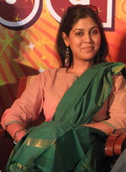 Two Bahus will perform and the other two will host - Sakshi Tanwar
